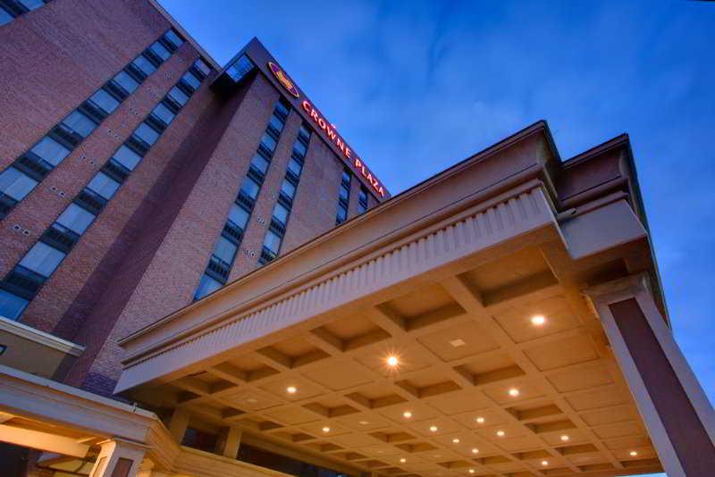 Crowne Plaza Airport By Ihg Hotel 4*