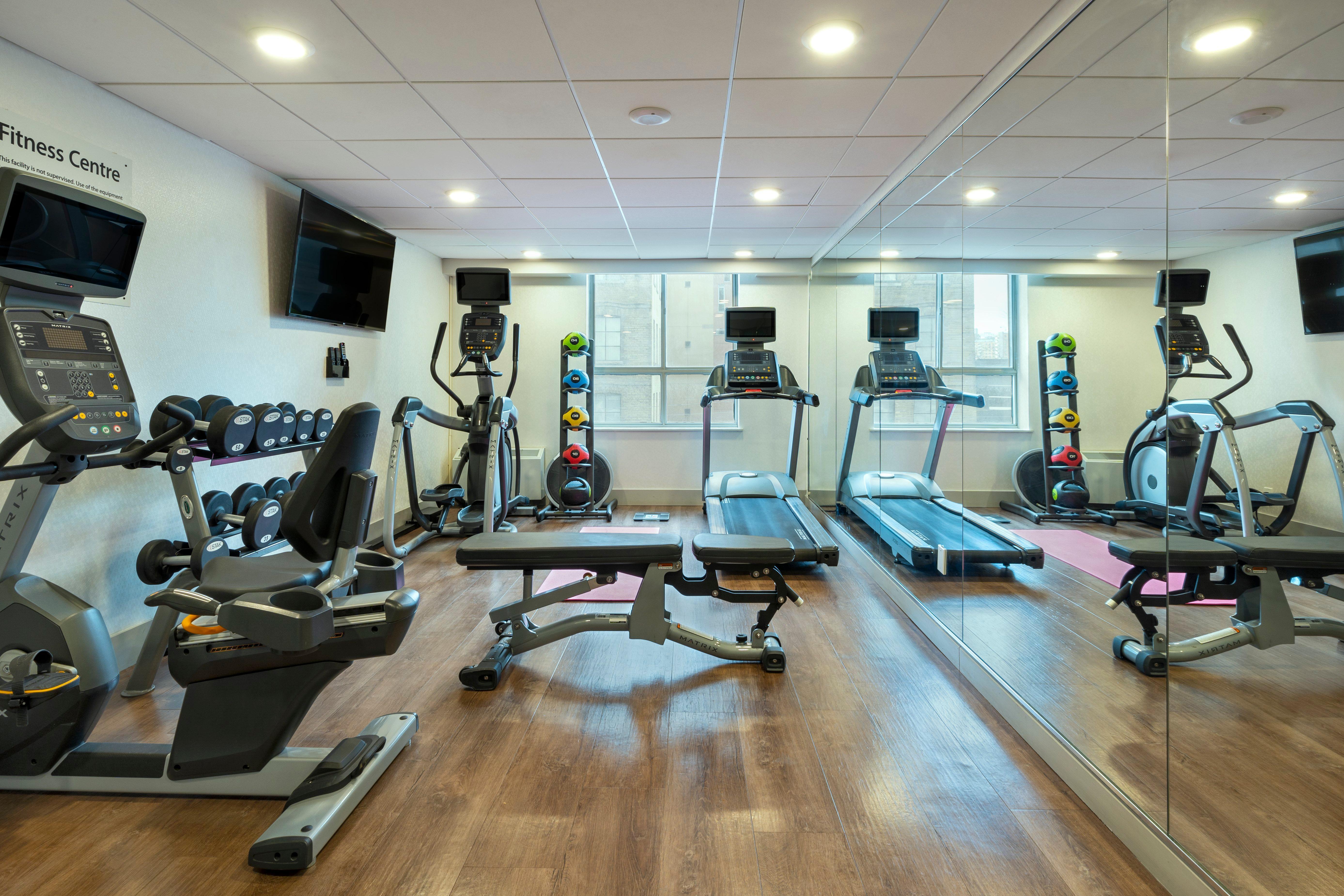 Hotel Express Downtown By Ihg Toronto