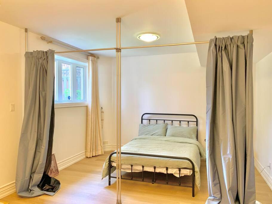 Cozy 2-bed Private In Apartment *