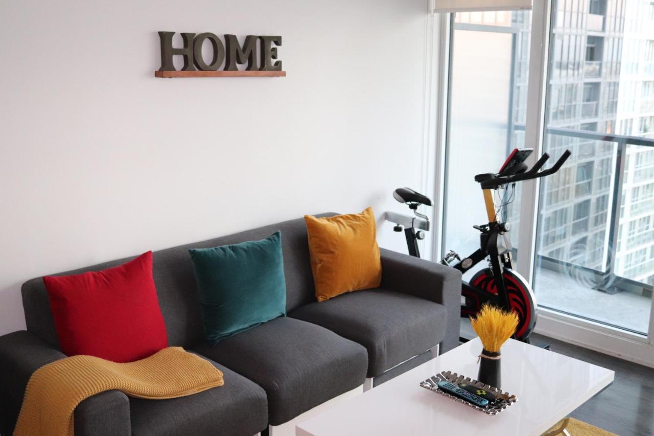 Luxurious Downtown With Breathtaking And Cn Tower Views In The Heart Of A Vibrant Neighbourhood * Toronto