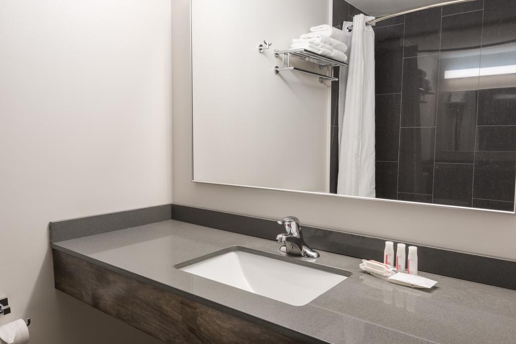 Hotel Super 8 By Wyndham Downtown