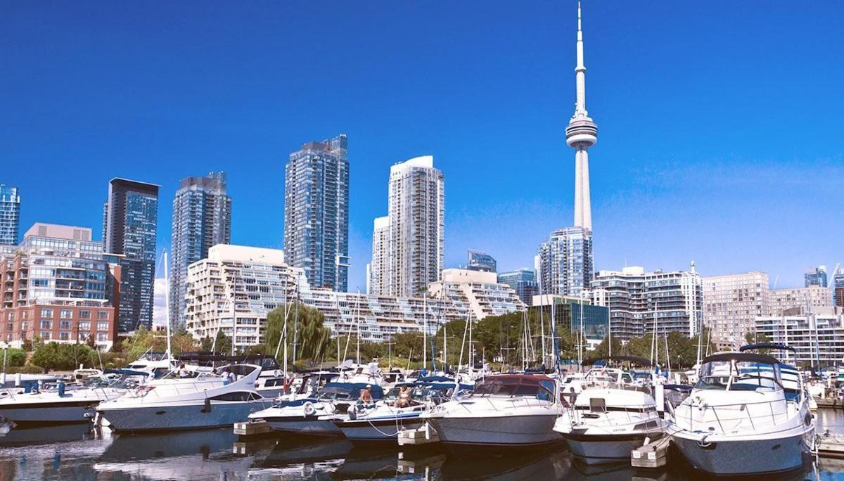 1+den Of Toronto