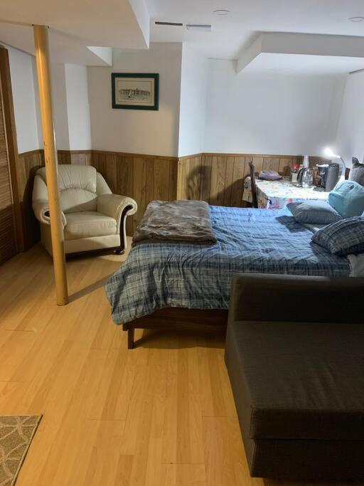 Big Oasis Studio Near Airport Yyz *