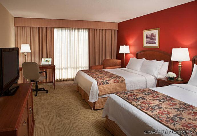 Courtyard By Marriott Airport 3* Toronto