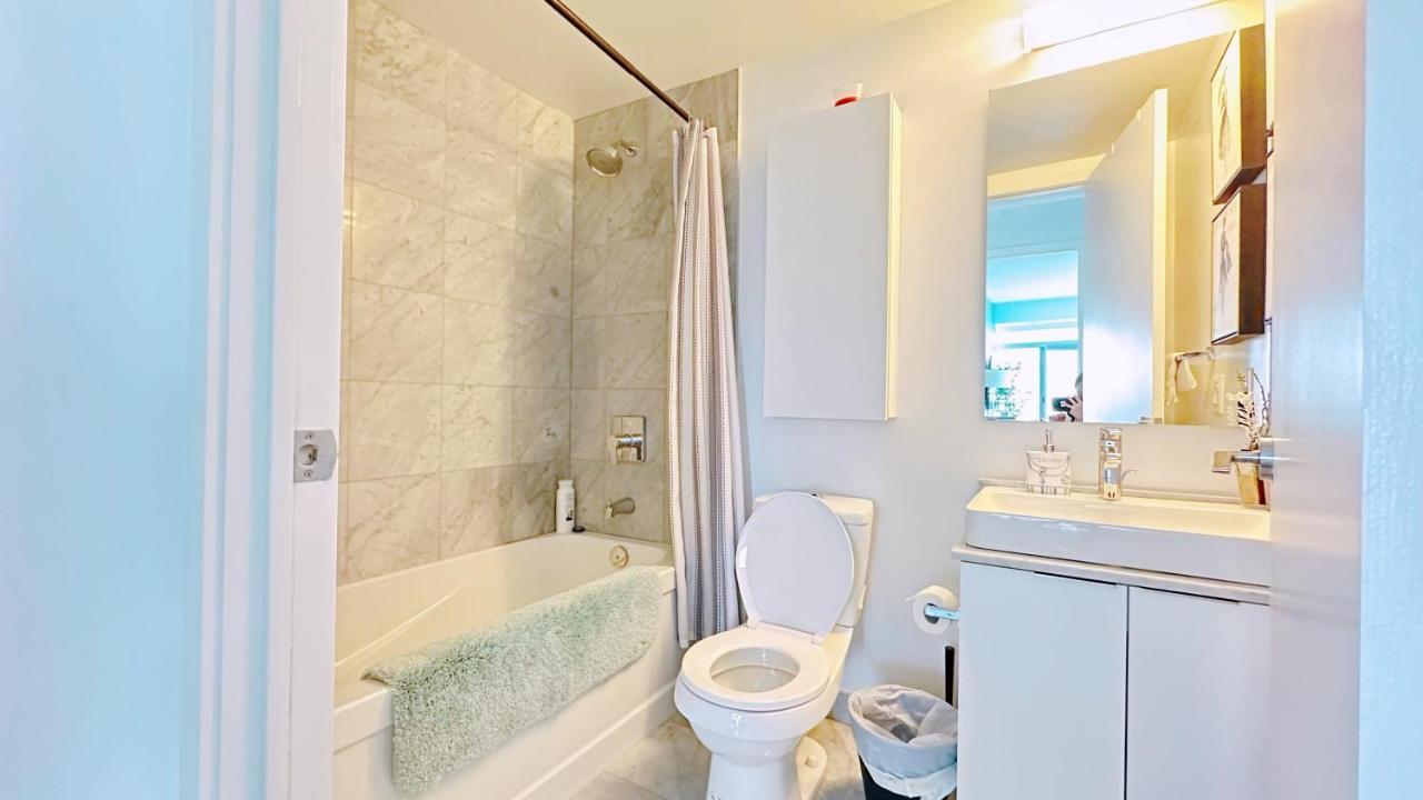 Comfort Opulence Suites Superior 3 Bedroom 48th Floor With View * Toronto