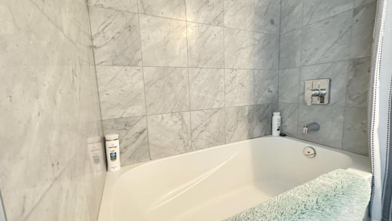 Comfort Opulence Suites Superior 3 Bedroom 48th Floor With View Toronto