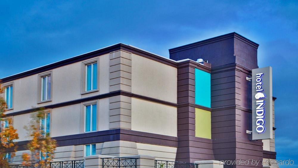 Western Premier Airport Carlingview Hotel