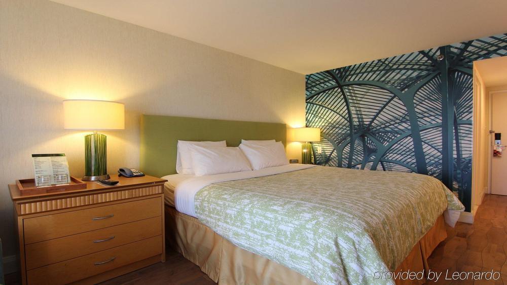 Western Premier Airport Carlingview 3* Toronto