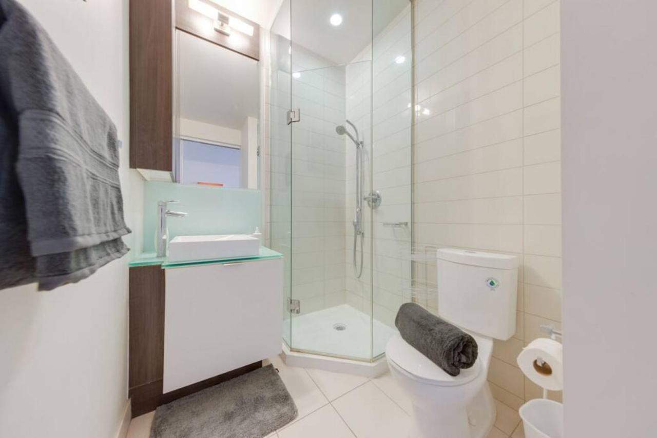 Holiday home 1 Bedroom Furnished With Balcony Across Cn Tower