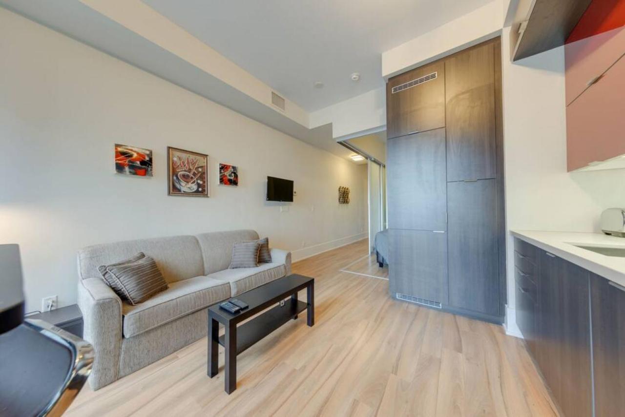 Holiday home 1 Bedroom Furnished With Balcony Across Cn Tower *