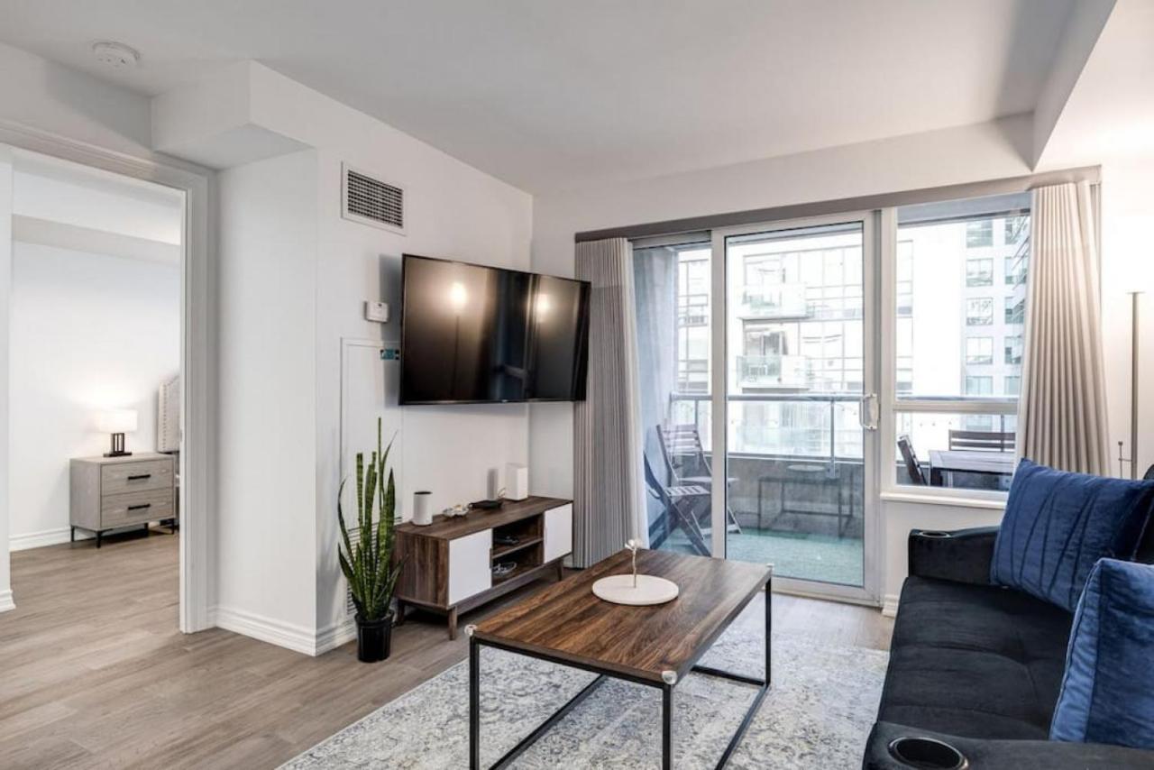 Urban With Highspeed Wifi Near Shopping Malls * Toronto