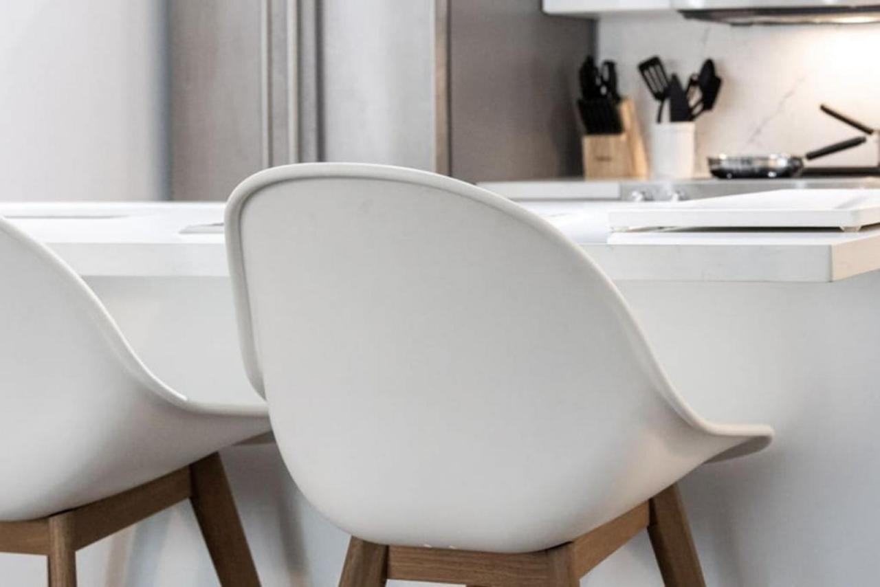 Urban With Highspeed Wifi Near Shopping Malls Holiday home Toronto