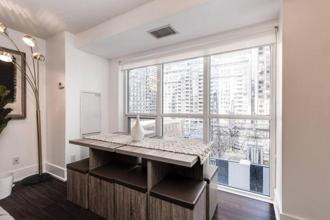 3br Rooftop Pool Gym Steps To Mtcc And Cn Tower With Parking