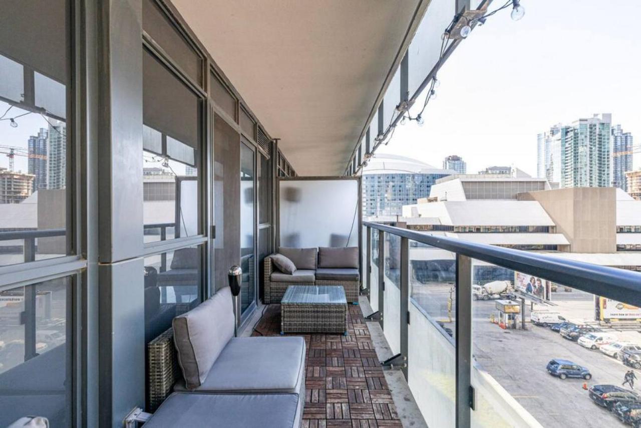 3br Rooftop Pool Gym Steps To Mtcc And Cn Tower With Parking