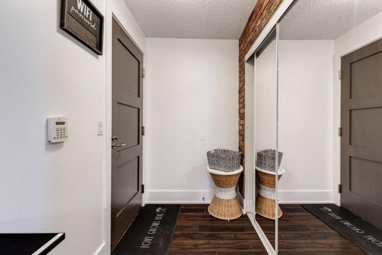 3br Rooftop Pool Gym Steps To Mtcc And Cn Tower With Parking