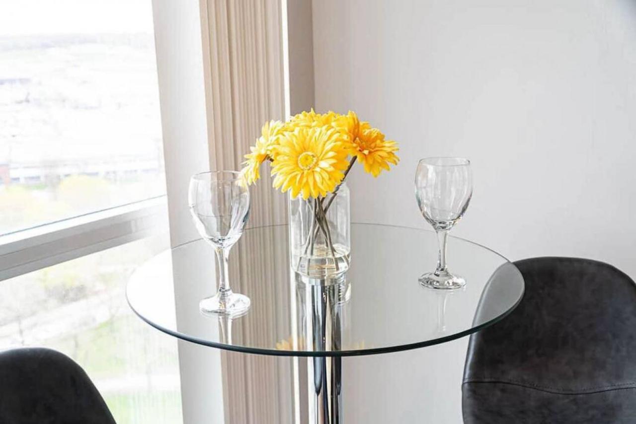 Beautiful 1bd 1ba And Views Toronto