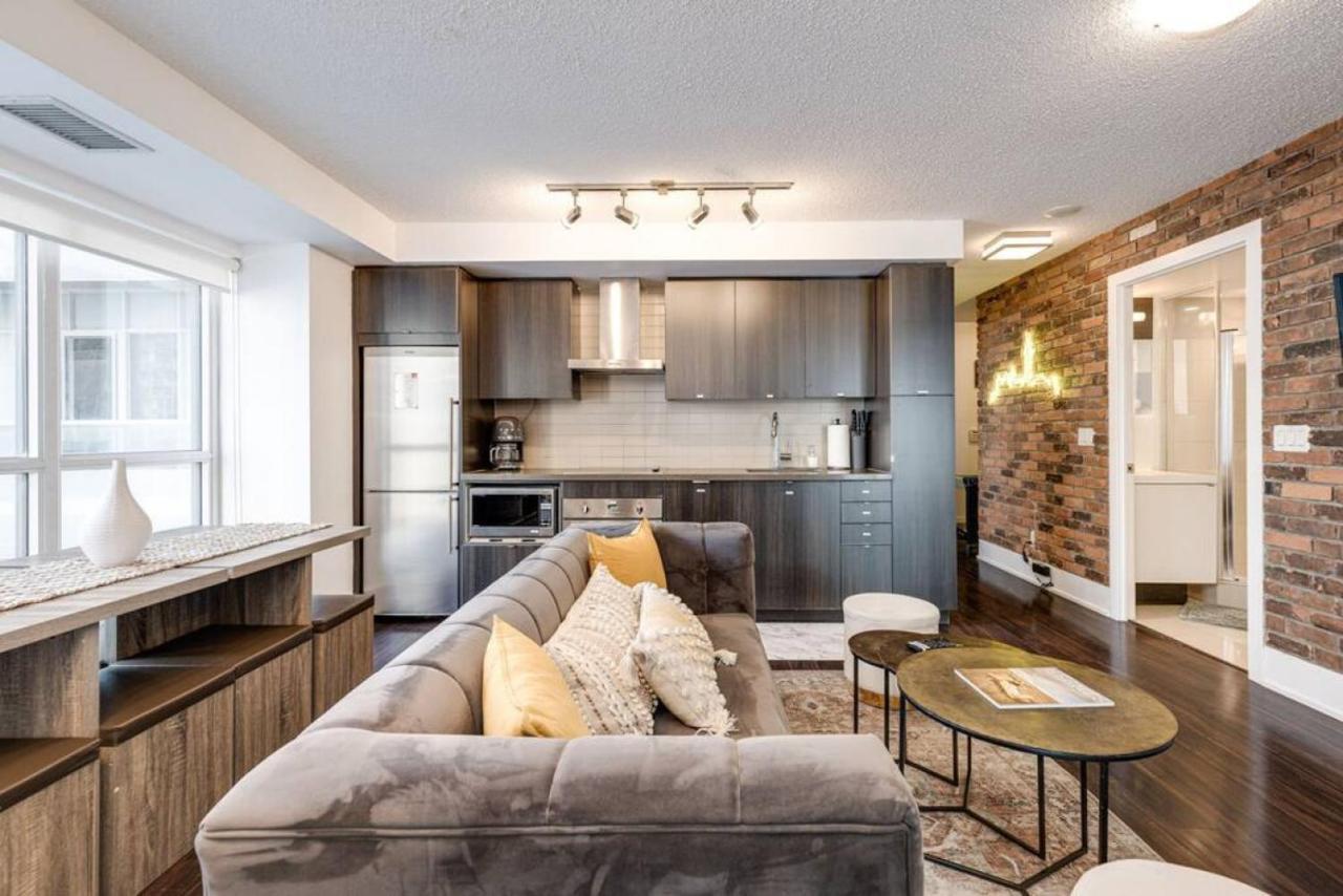 3br Rooftop Pool Gym Steps To Mtcc And Cn Tower With Parking Holiday home