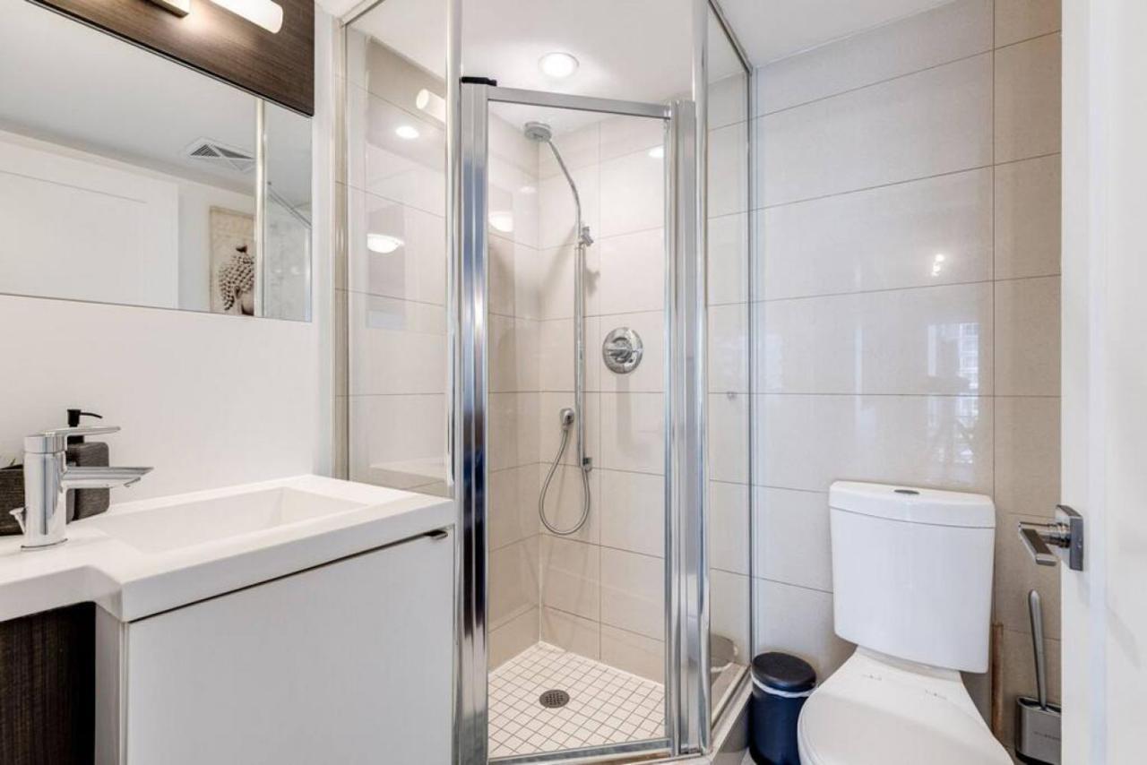 3br Rooftop Pool Gym Steps To Mtcc And Cn Tower With Parking Holiday home *
