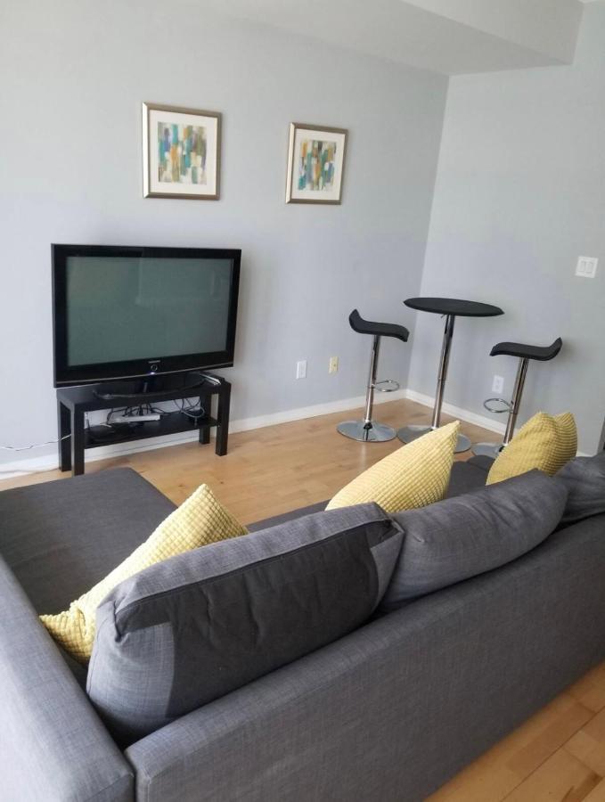 Beautiful Unit In Heart Of Downtown Apartment Toronto