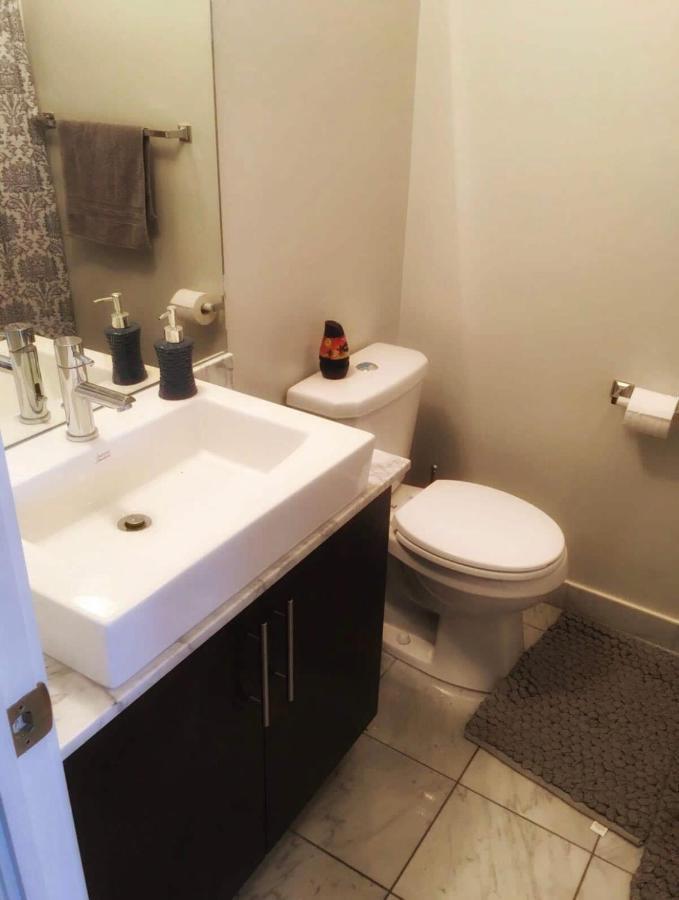 Beautiful Unit In Heart Of Downtown Toronto