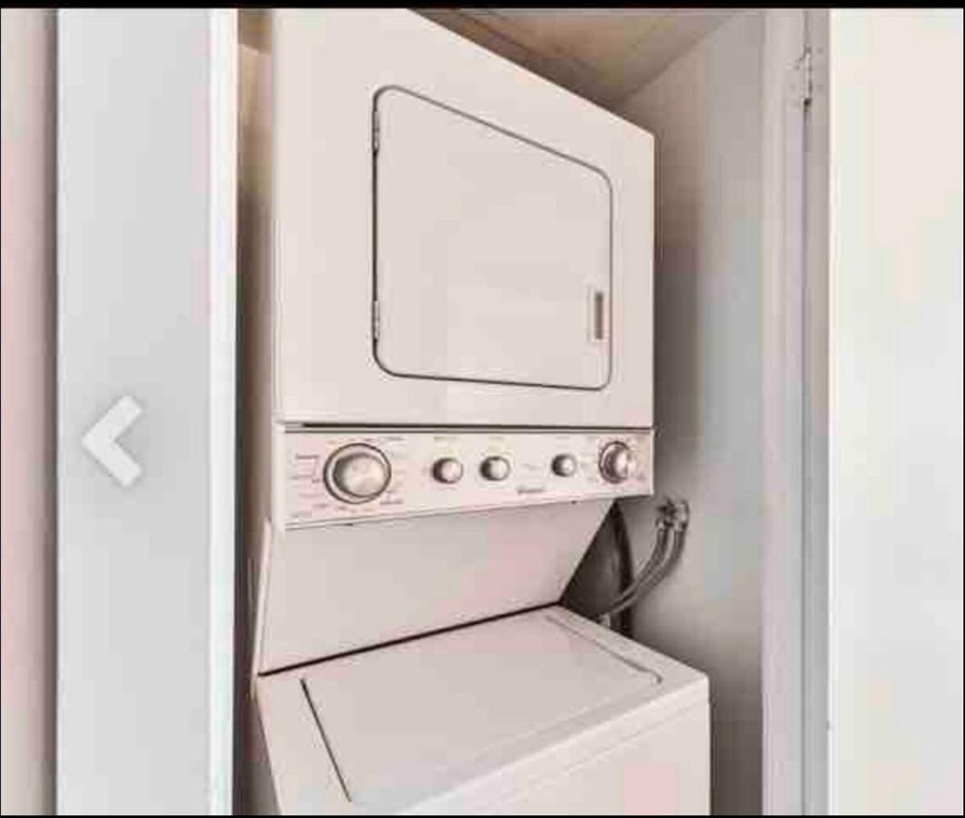 Beautiful Unit In Heart Of Downtown *