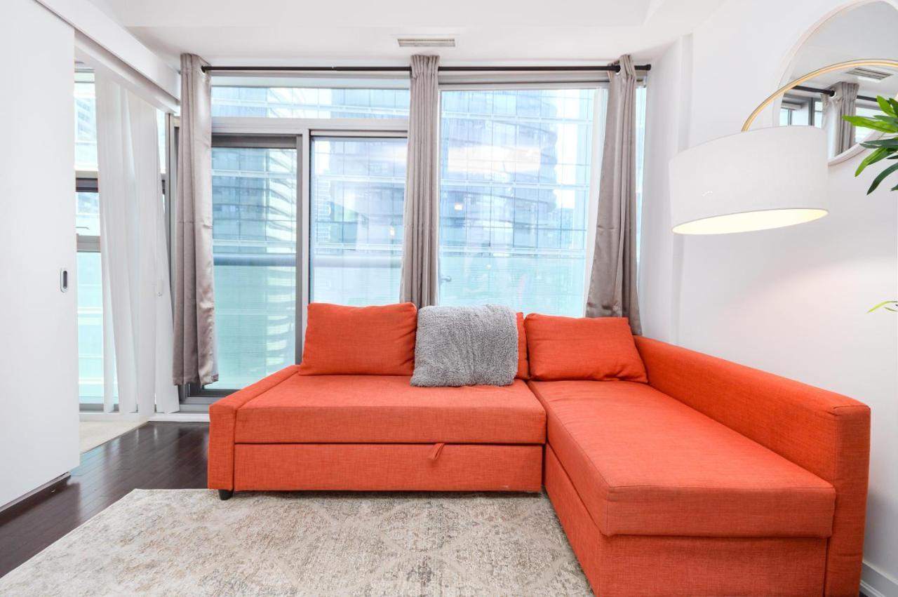 Downtown Scotiabank Arena, Rogers Centre, Union Station, Cn Tower 4* Toronto