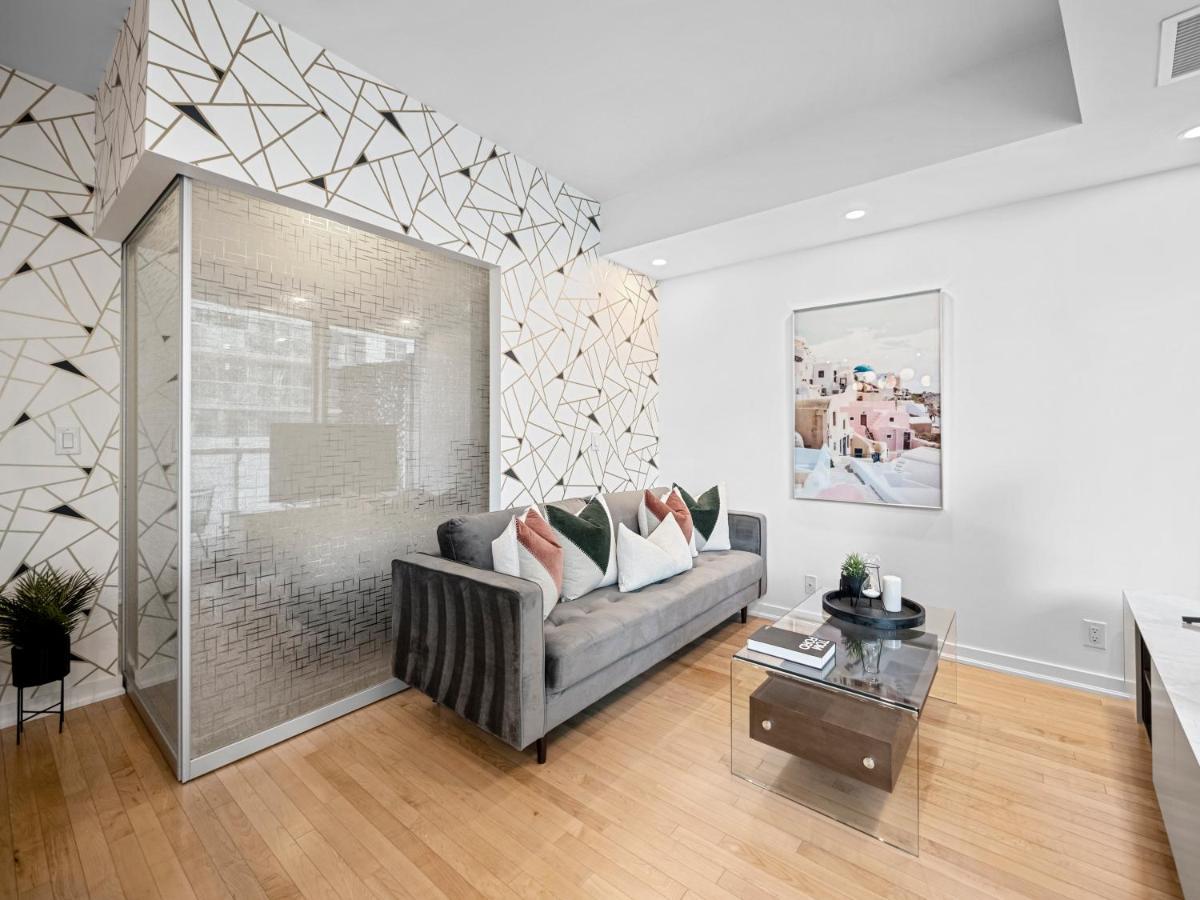 Hotel Delta Suites - Entertainment District - Downtown