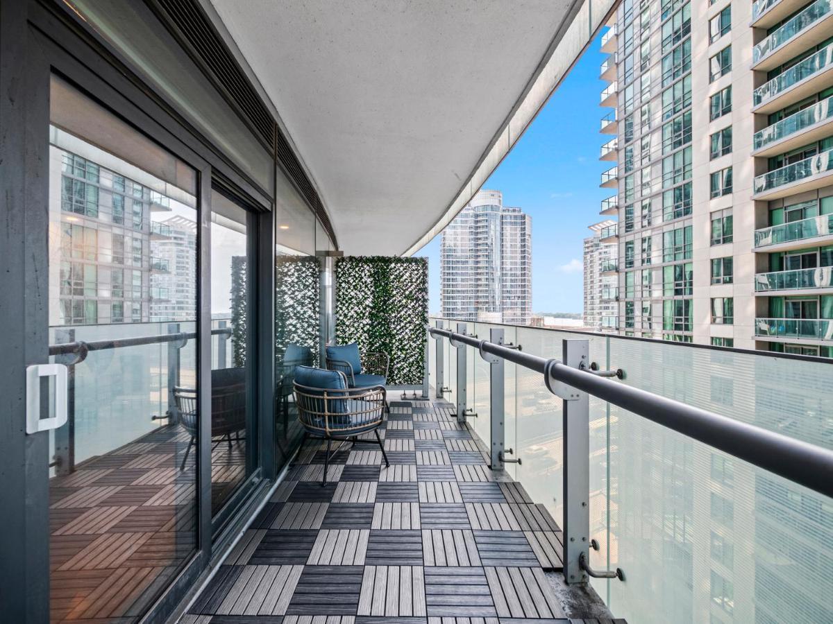 Delta Suites - Entertainment District - Downtown Toronto