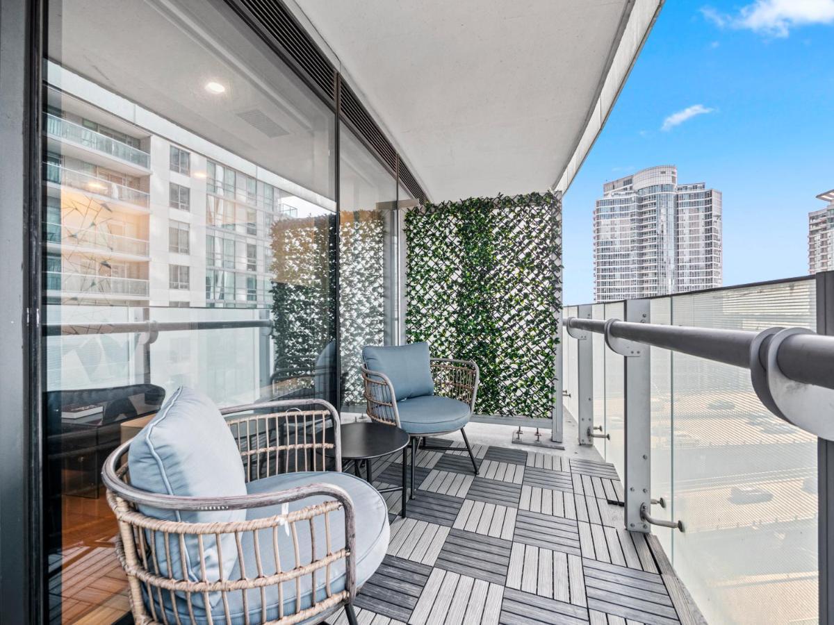 Delta Suites - Entertainment District - Downtown Toronto