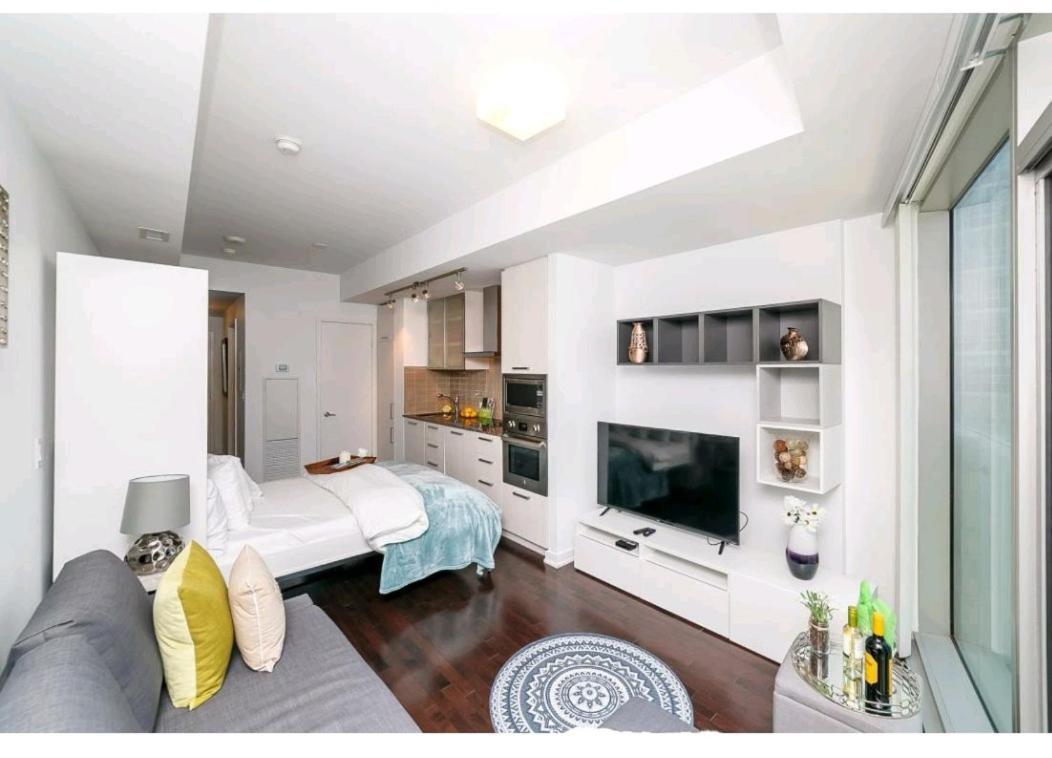 Delta Suites - Entertainment District - Downtown 5* Toronto