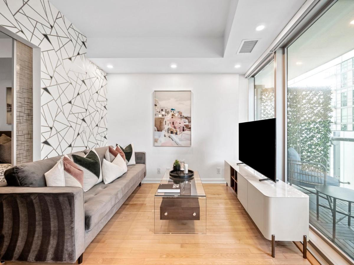 Delta Suites - Entertainment District - Downtown Hotel Toronto