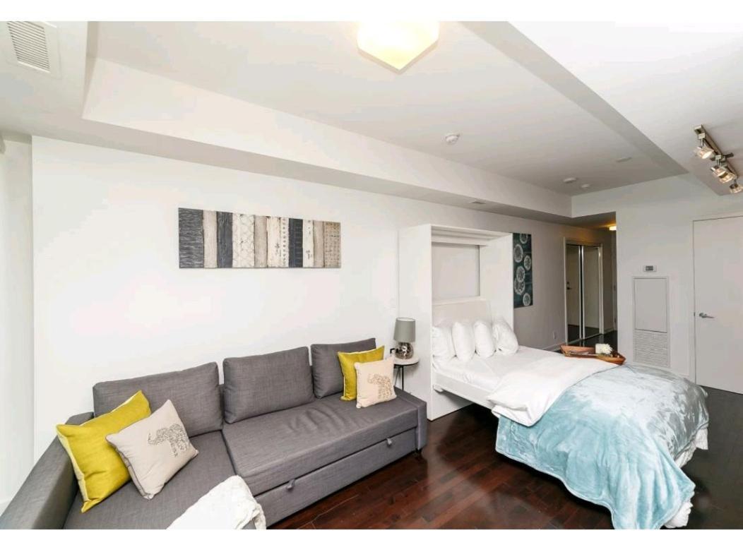 Hotel Delta Suites - Entertainment District - Downtown 5*