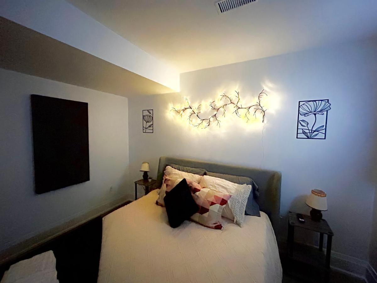 Boho-chic Spacious Basement * Toronto