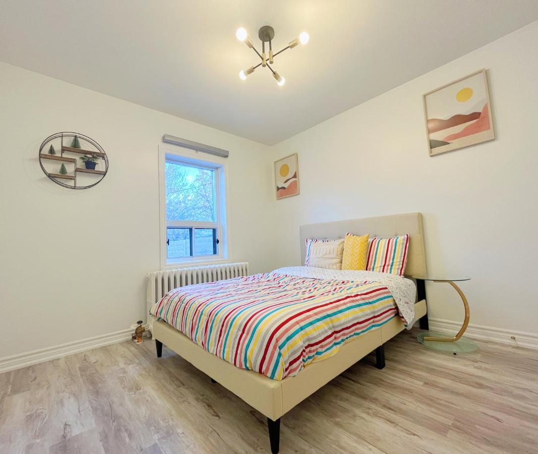 2b With Parking, 10km To Downtown Toronto