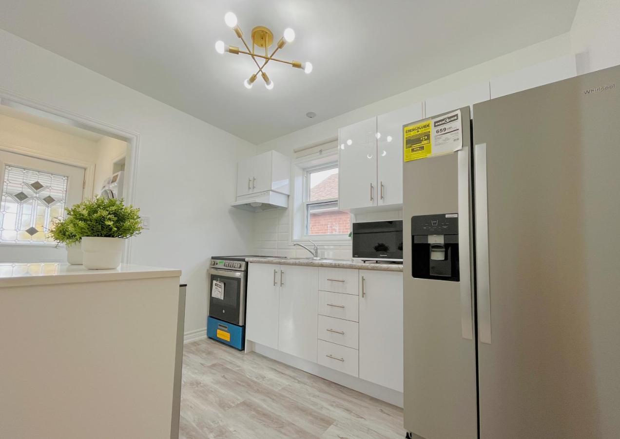 Guest house 2b With Parking, 10km To Downtown Toronto