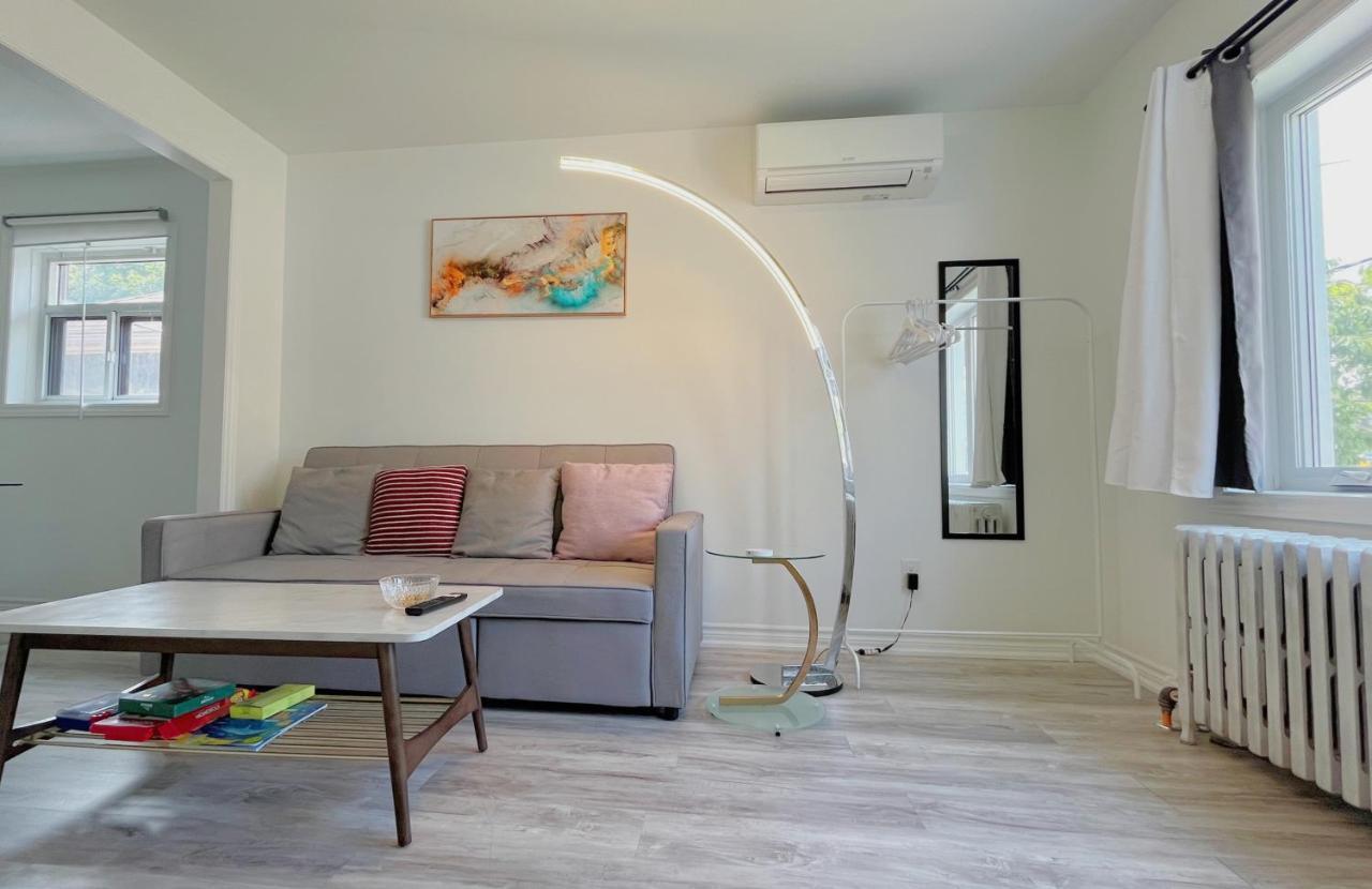 Guest house 2b With Parking, 10km To Downtown Toronto