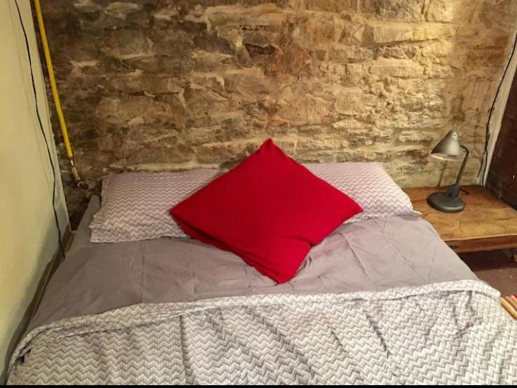 Cozy Downtown Private Near Ago