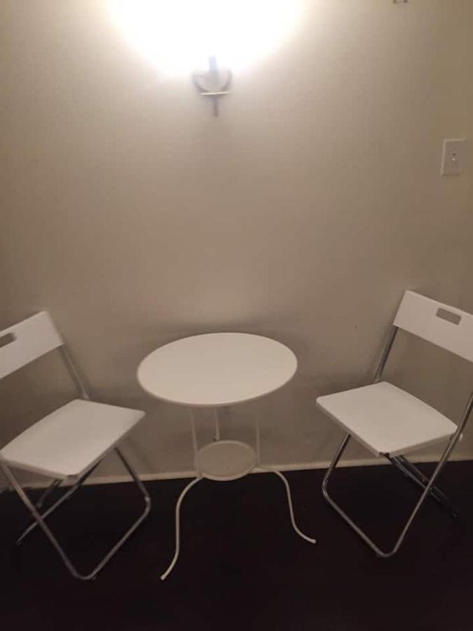 Cozy Downtown Private Near Ago * Toronto