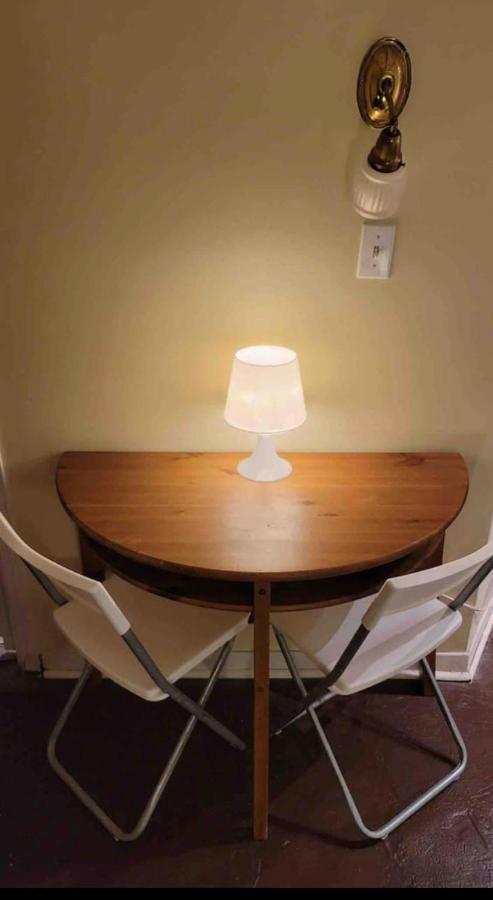 Cozy Downtown Private Near Ago Homestay