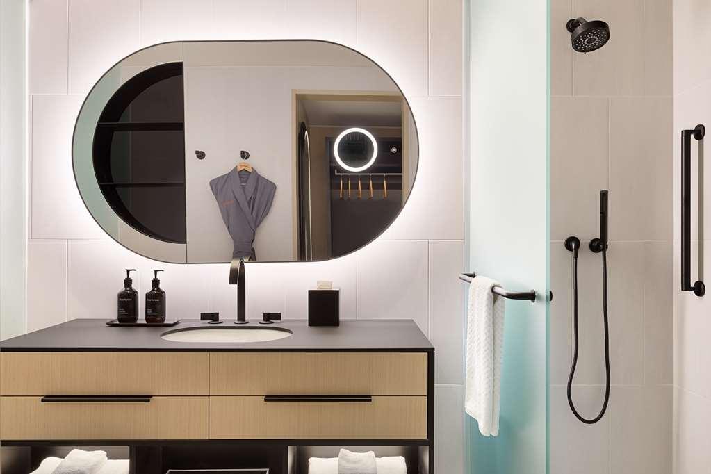 Canopy By Hilton Yorkville 4* Toronto