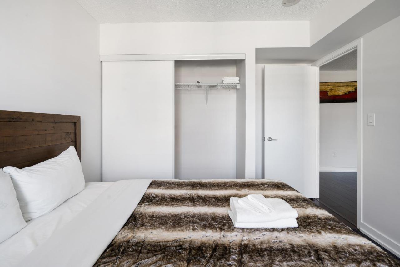 Family Oriented Downtown 2bdrm With Parking & Office Space Apartment Toronto