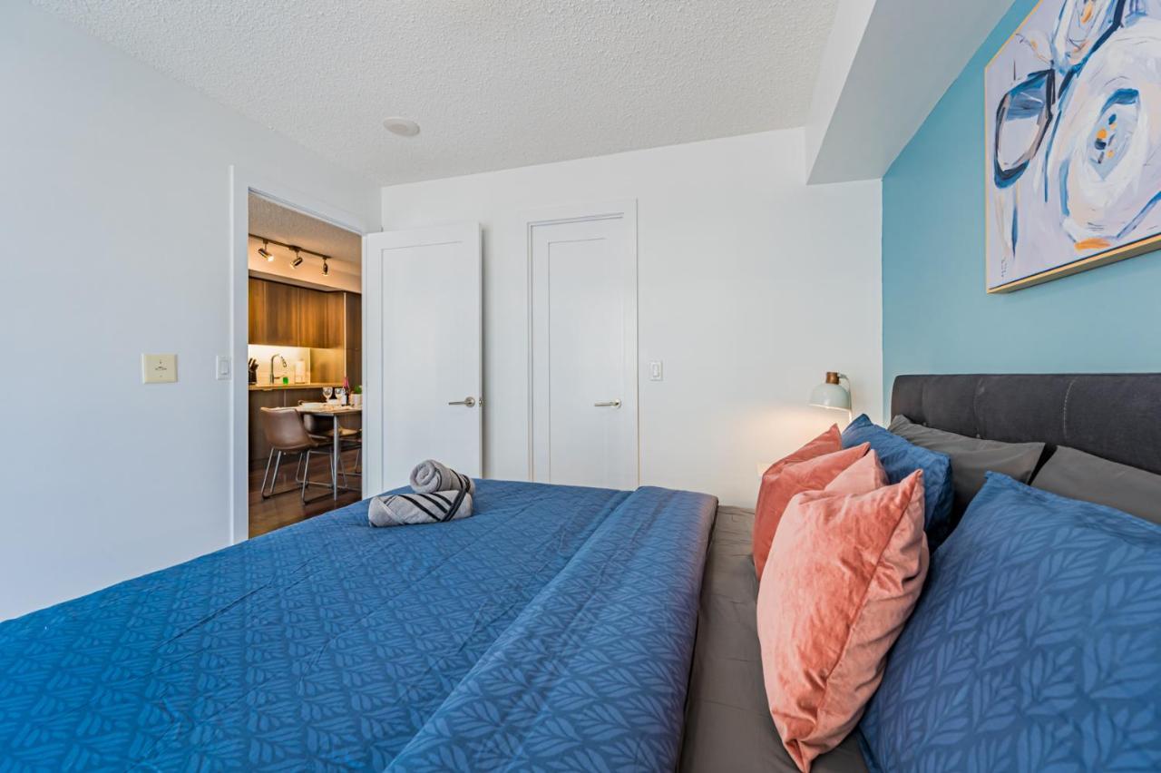 300 Front Hotel *