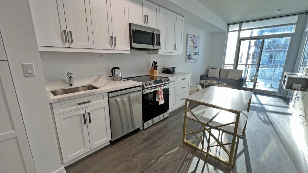 Stunning Luxurious Lakeview By Cn Tower Toronto