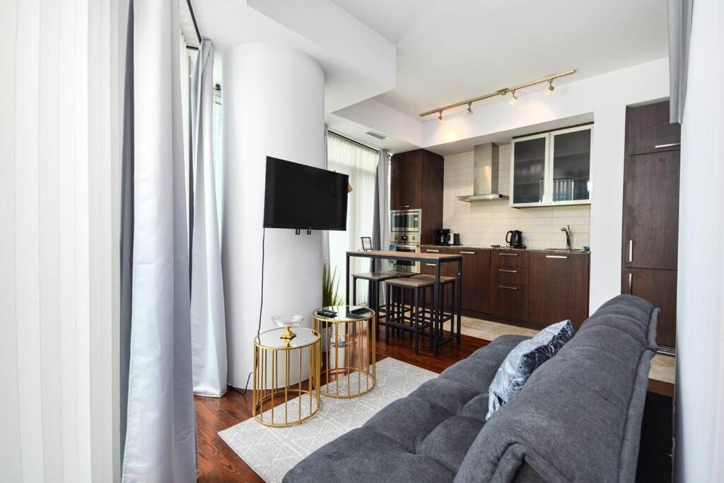Apartment Simply Comfort Suites - Charming 1br In Dwtn Near Cn Tower Toronto
