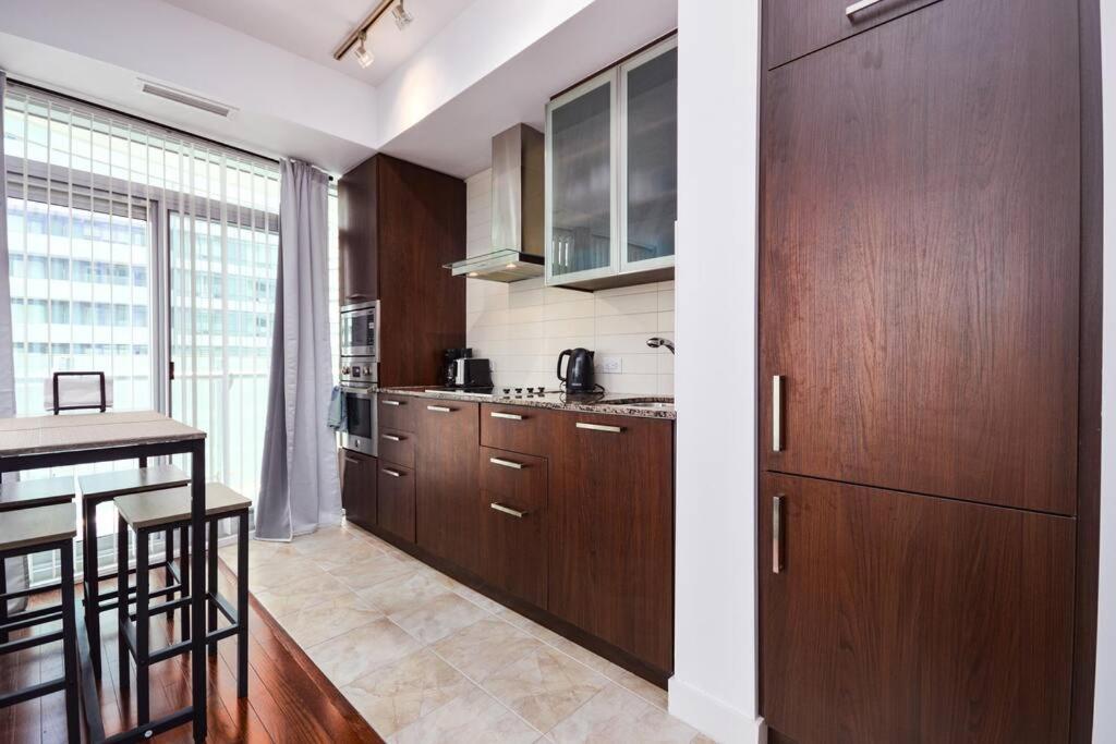 Apartment Simply Comfort Suites - Charming 1br In Dwtn Near Cn Tower