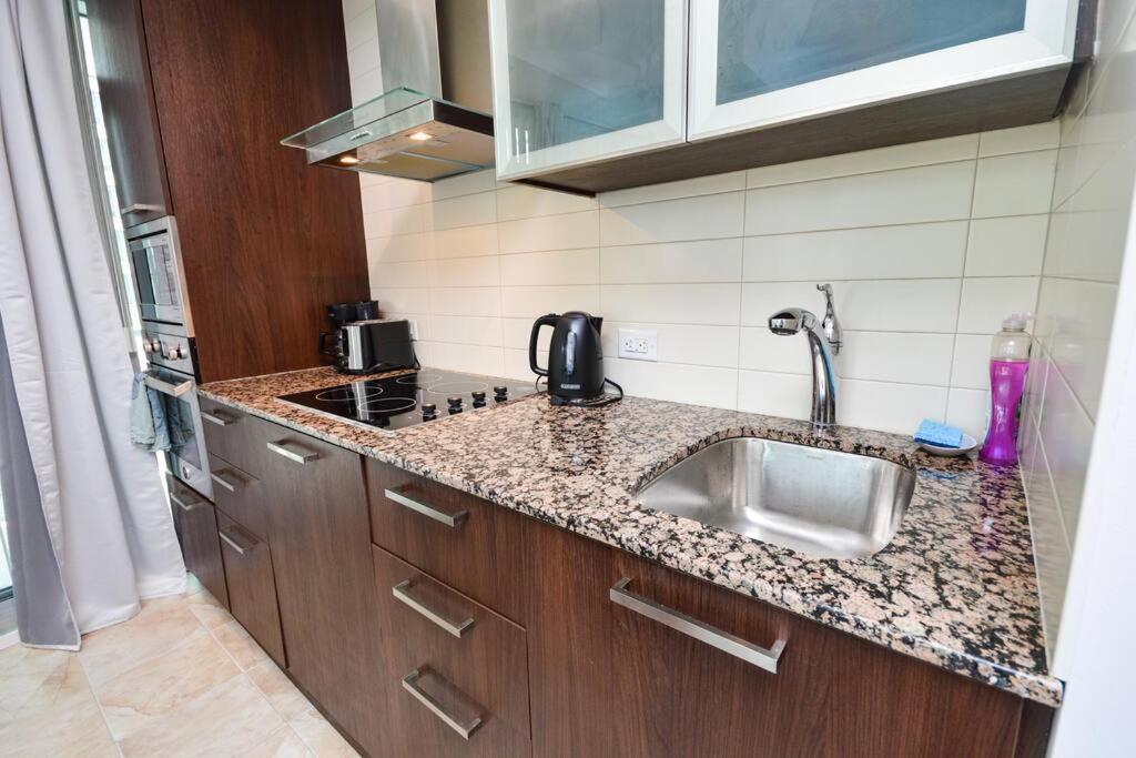 Simply Comfort Suites - Charming 1br In Dwtn Near Cn Tower Apartment Toronto