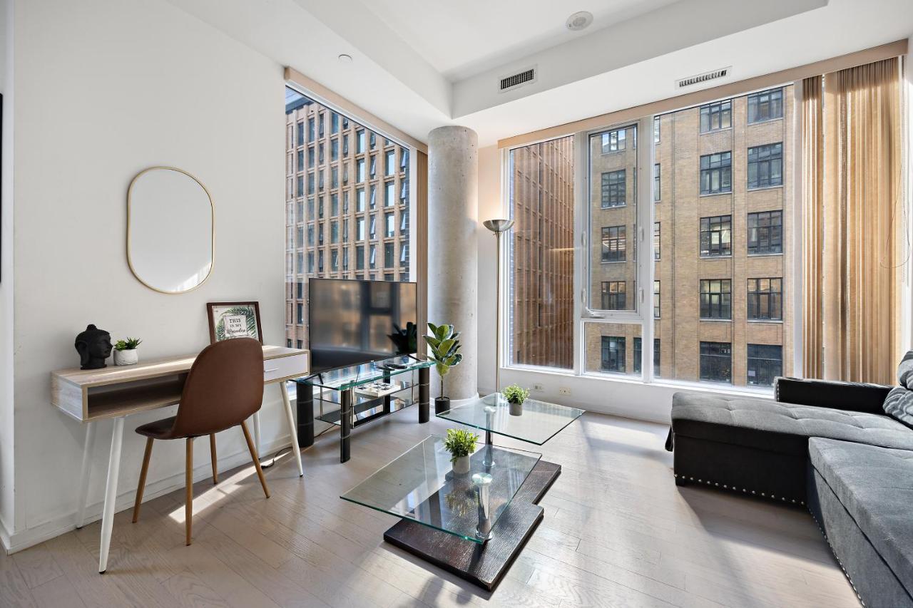Modern In The Heart Of Downtown Apartment Toronto