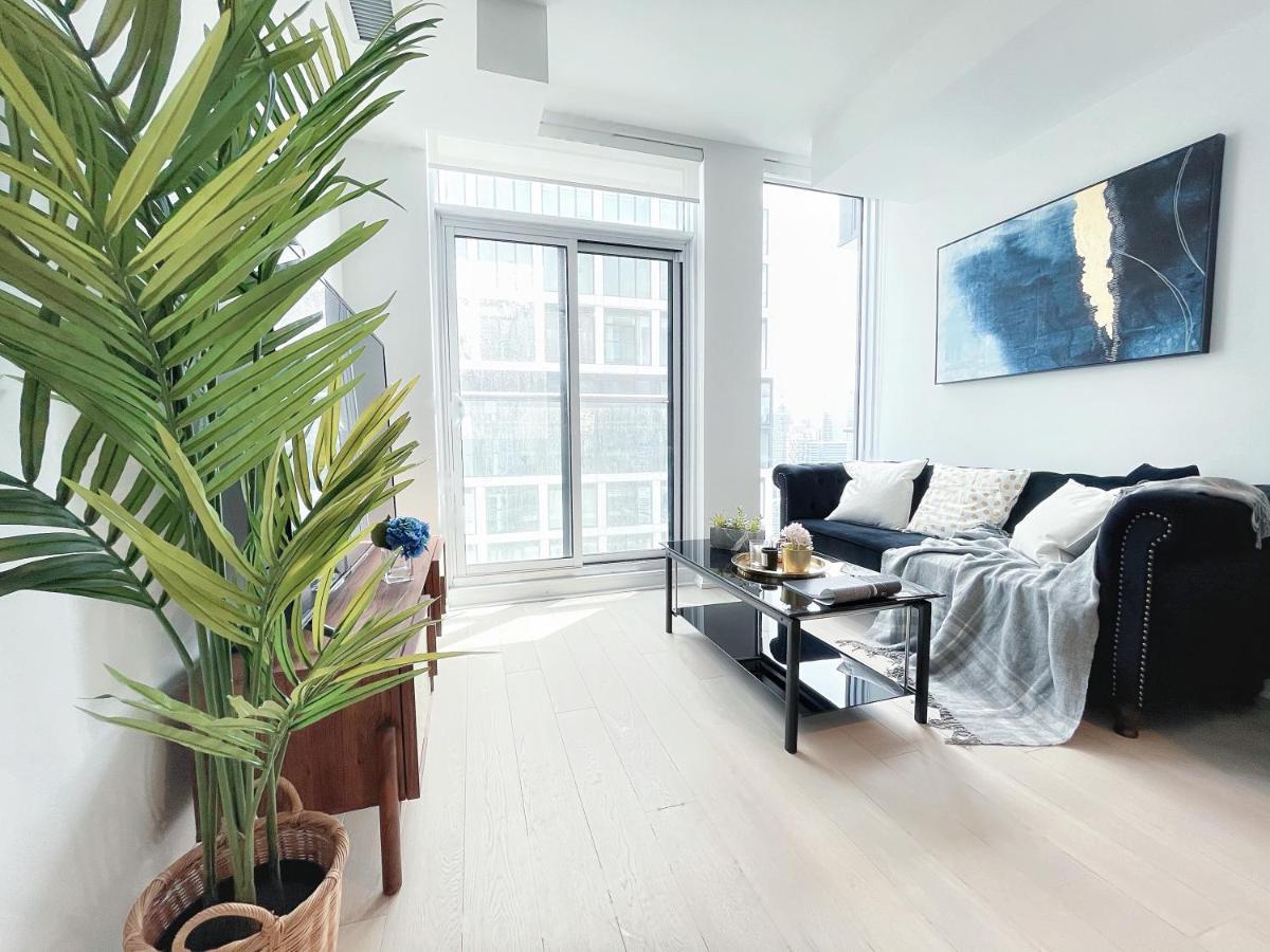 Apartment Infivilla Amazing Penthouse Living In Sunrise- Breathtaking Skyline Lake View Downtown Toronto!a