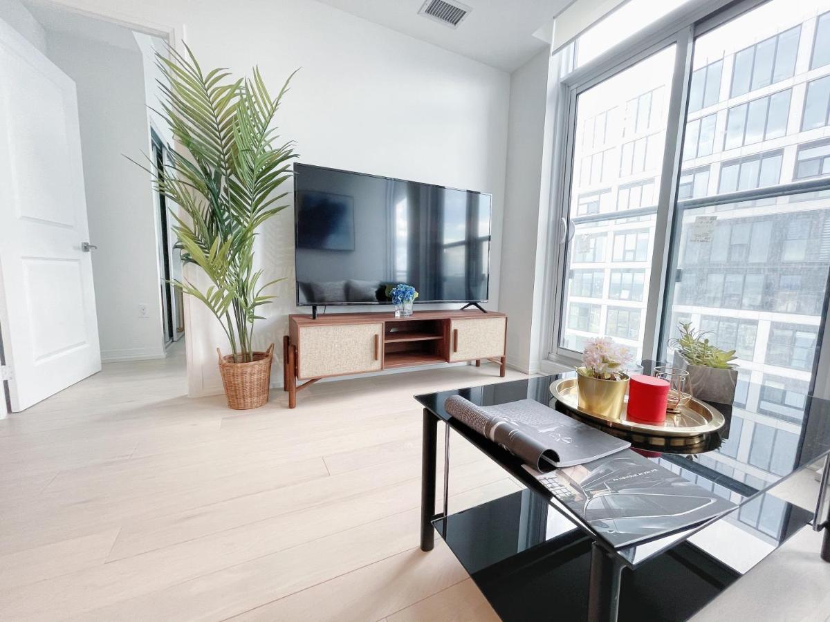 Infivilla Amazing Penthouse Living In Sunrise- Breathtaking Skyline Lake View Downtown Toronto!a Apartment *