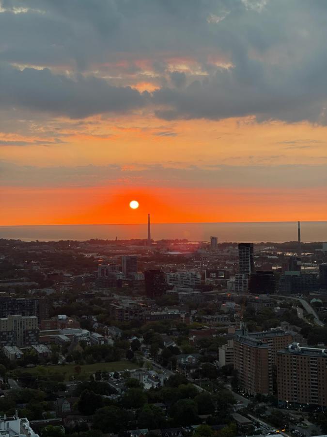 Infivilla Amazing Penthouse Living In Sunrise- Breathtaking Skyline Lake View Downtown Toronto!a Apartment *